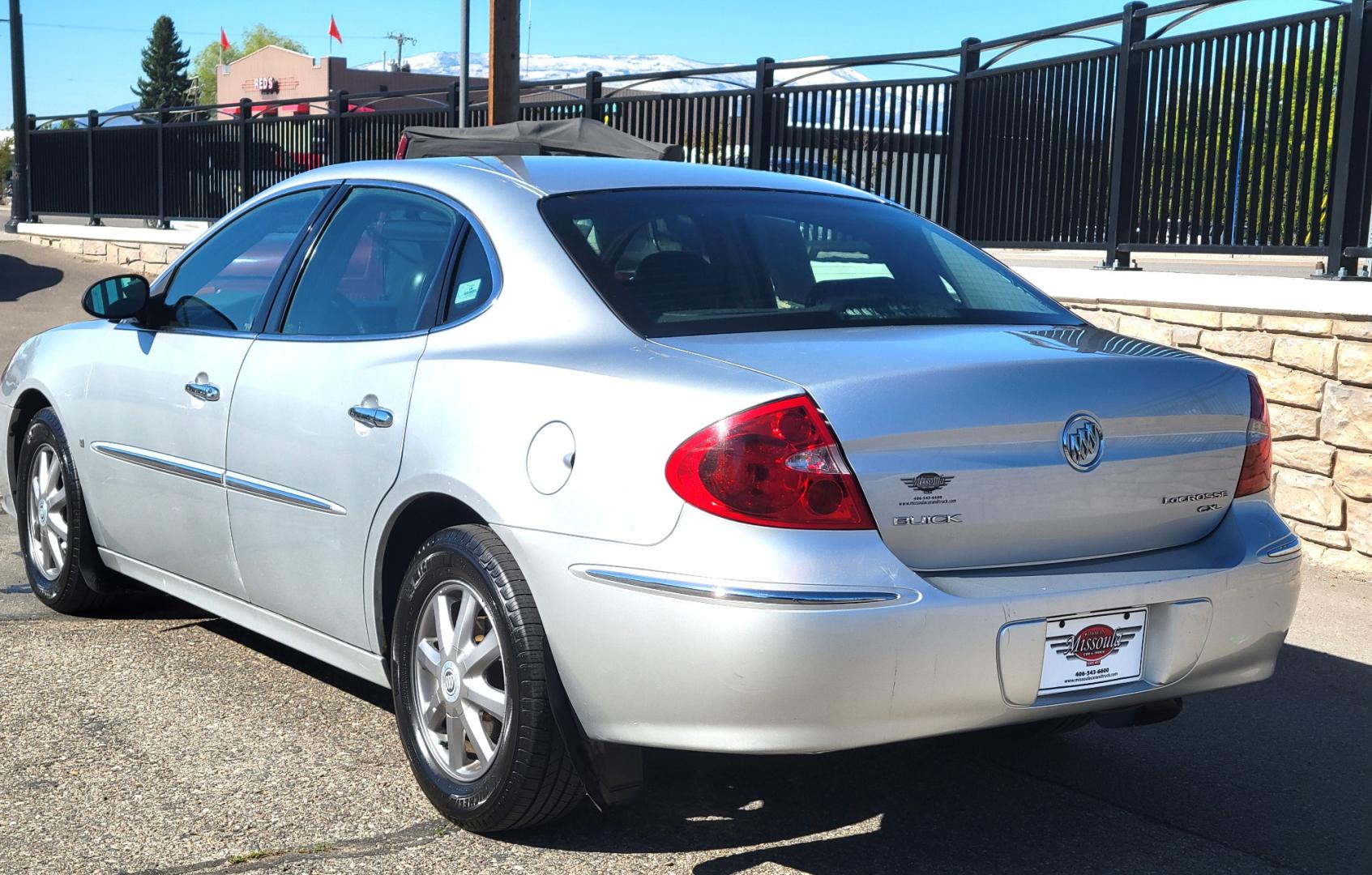 2009 Silver /Black Buick LaCrosse (2G4WD582091) with an 3.8L V6 engine, 5 Speed Automatic transmission, located at 450 N Russell, Missoula, MT, 59801, (406) 543-6600, 46.874496, -114.017433 - Photo#3